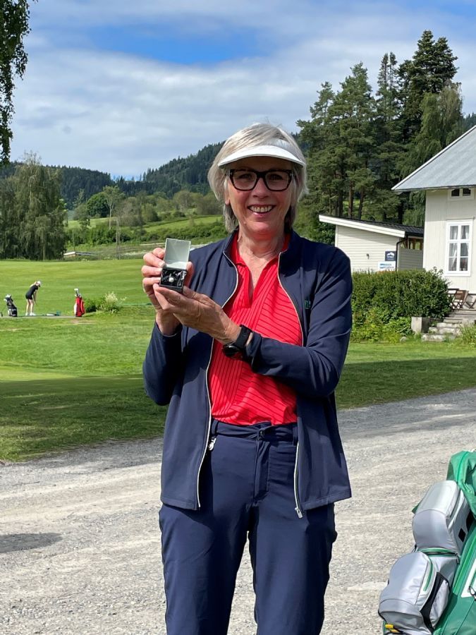 May Romenstad fikk premie for HiO på Kongsvinger GK